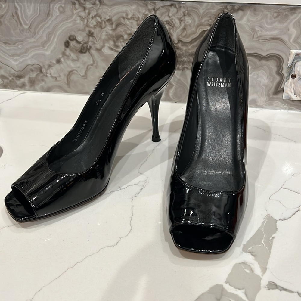 Stuart Weitzman Sz 8.5 Black Patent Leather Square Peep Toe Heels Pumps